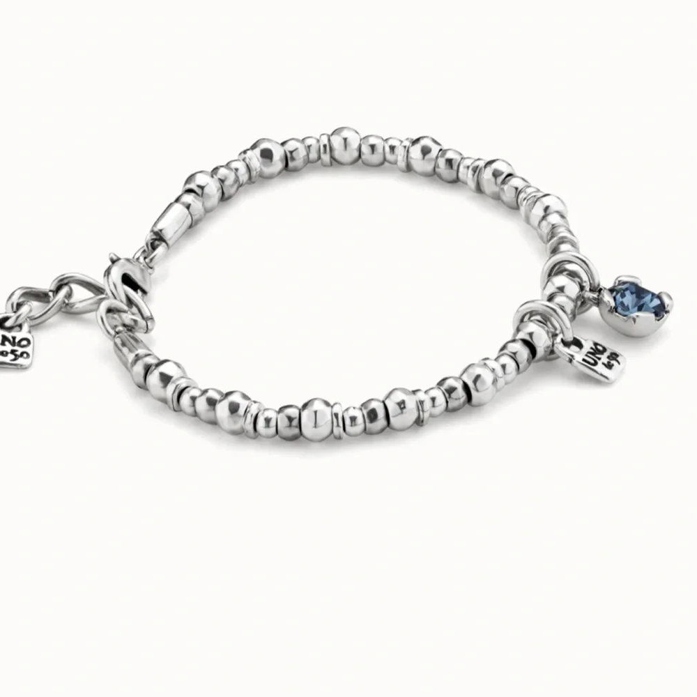 Beaded bracelet with blue crystal